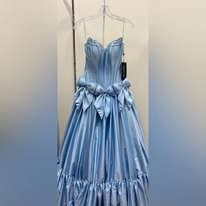 Sherri hill  56958 size 4 light blue